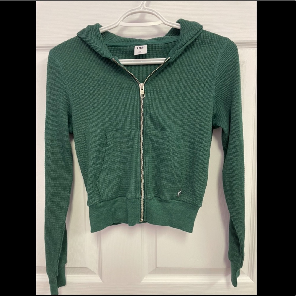 TNA thermal zip up